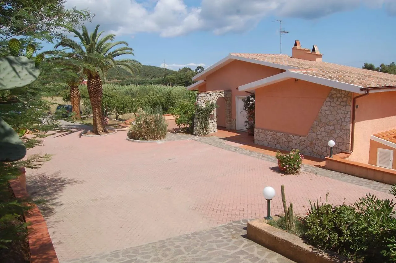 Villalara con piscina e vista mare Portoferraio Italia